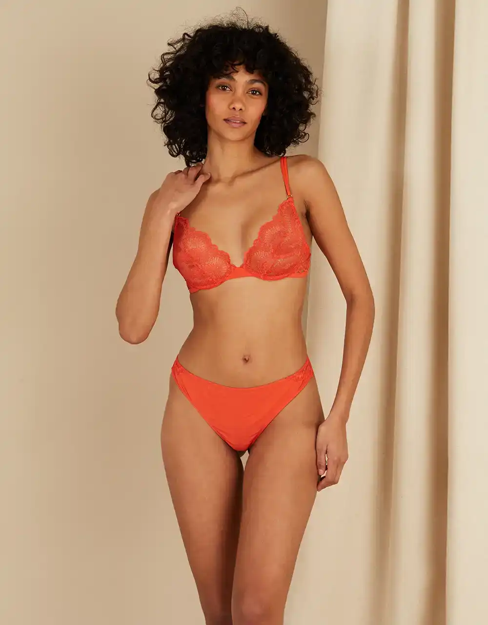 lingerie soutien-gorge avec armatures Kate Red Alert 50 € Girls In Paris