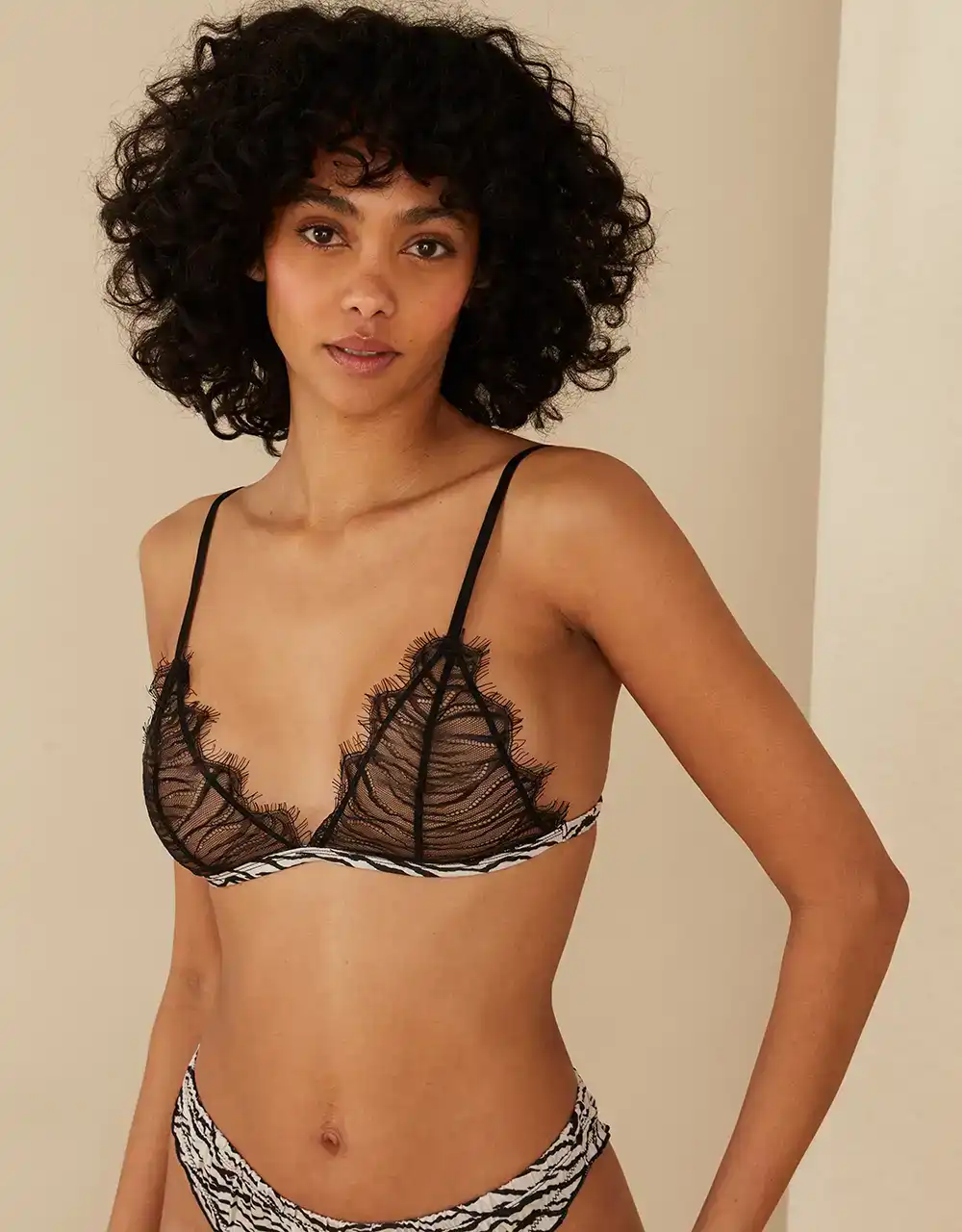 lingerie bra without underwires Mara Striped Tease 45 € Girls In Paris
