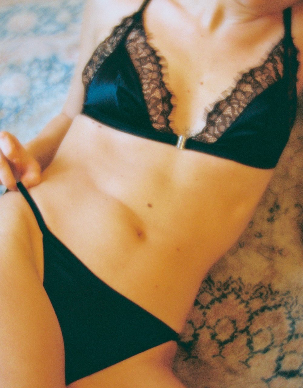 https://www.girlsinparis.com/images/lingerie/soutien-gorge-avec-armatures-melrose_4852_05_a.jpg
