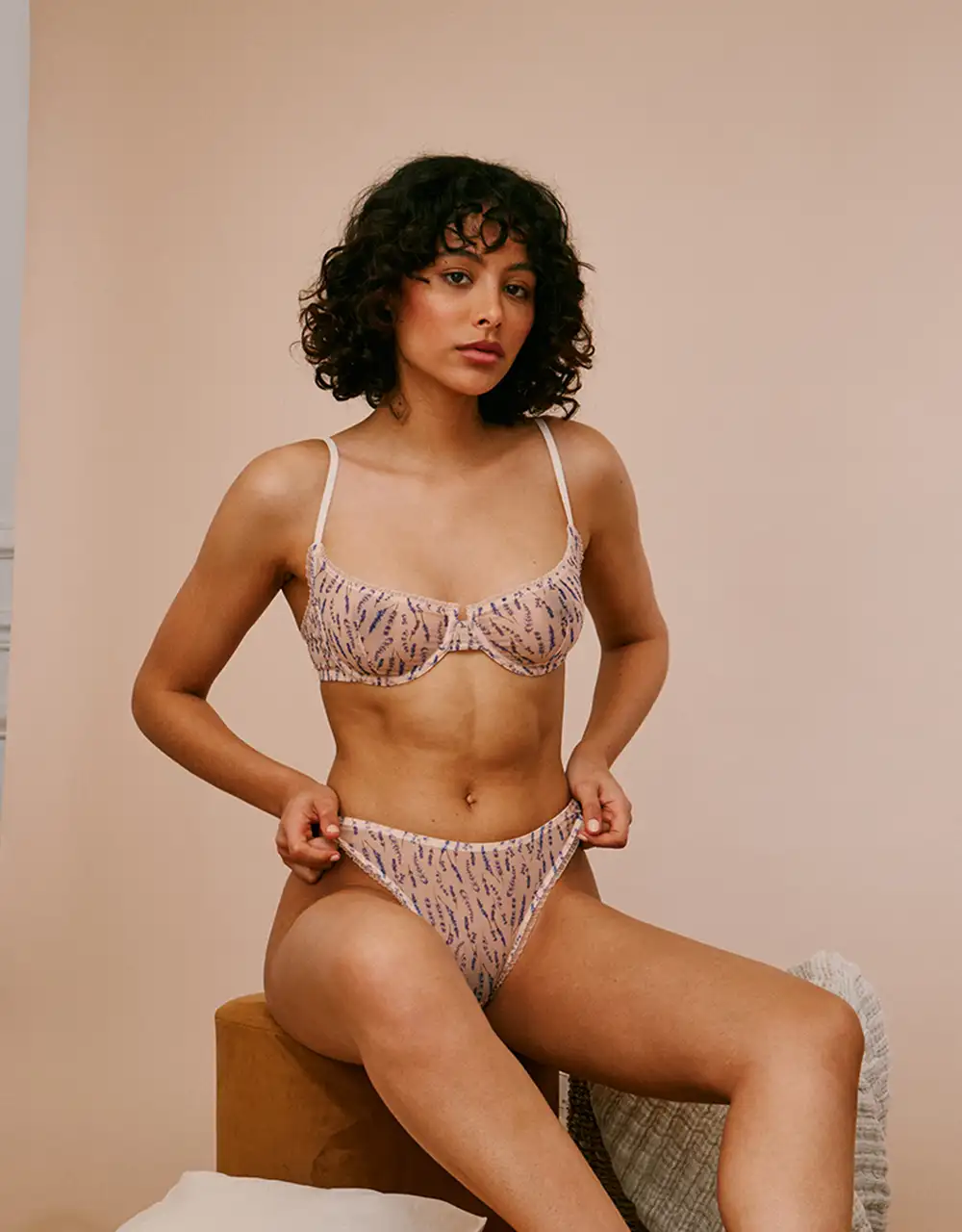 https://www.girlsinparis.com/images/lingerie/soutien-gorge-avec-armatures-melrose_5189_05_a.jpg