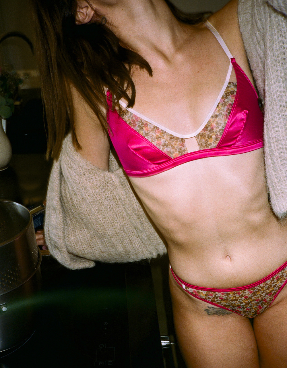 https://www.girlsinparis.com/images/lingerie/soutien-gorge-avec-armatures-melrose_5349_05_a.jpg